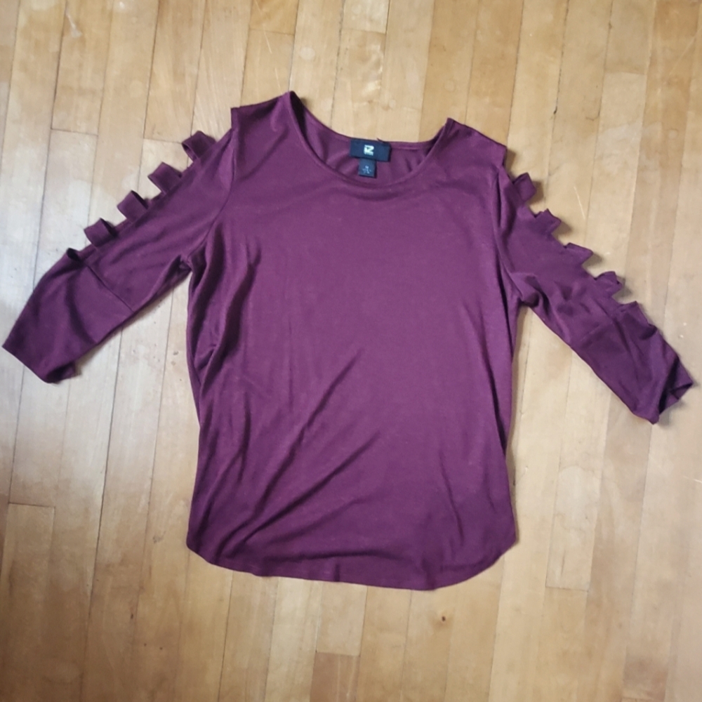IZ Byer 3/4 Ladder Sleeve Top